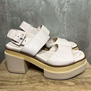 Size 8.5PALOMA BARCELO chunky heels. Light pink sandals.